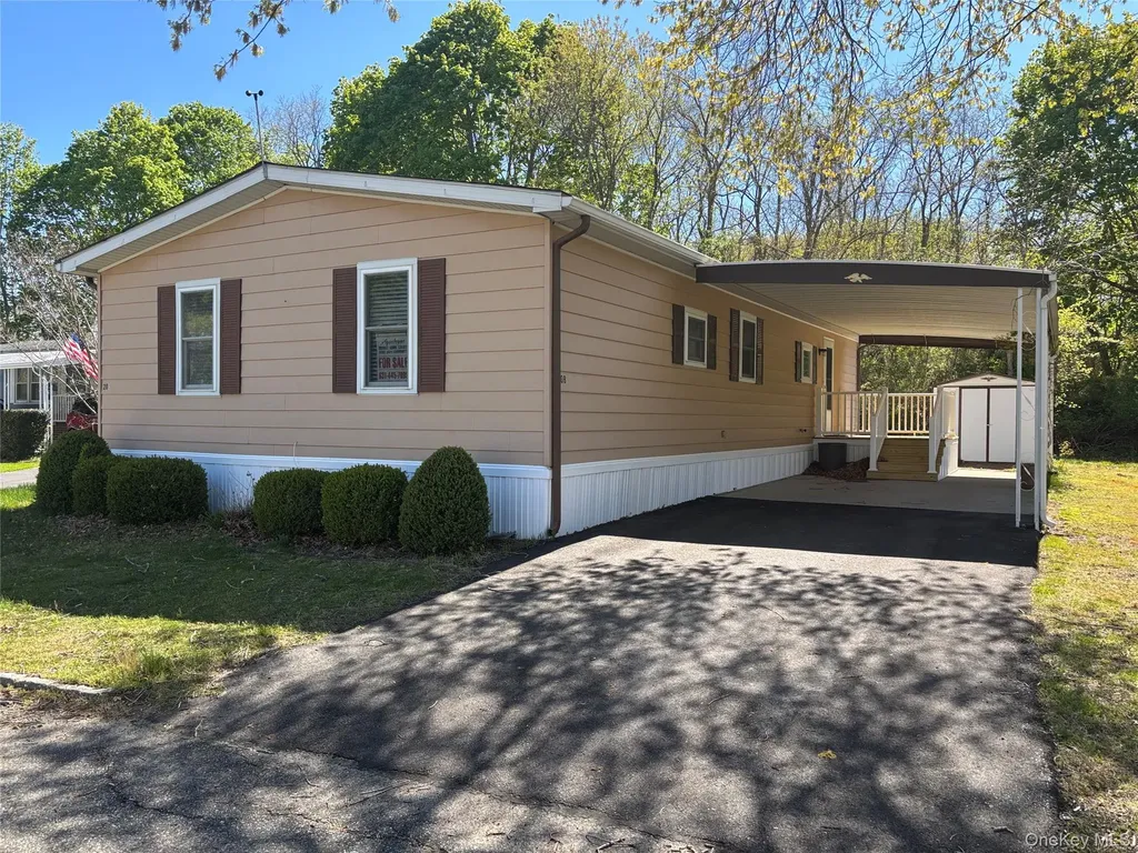 101 West Lane Riverhead NY 11901