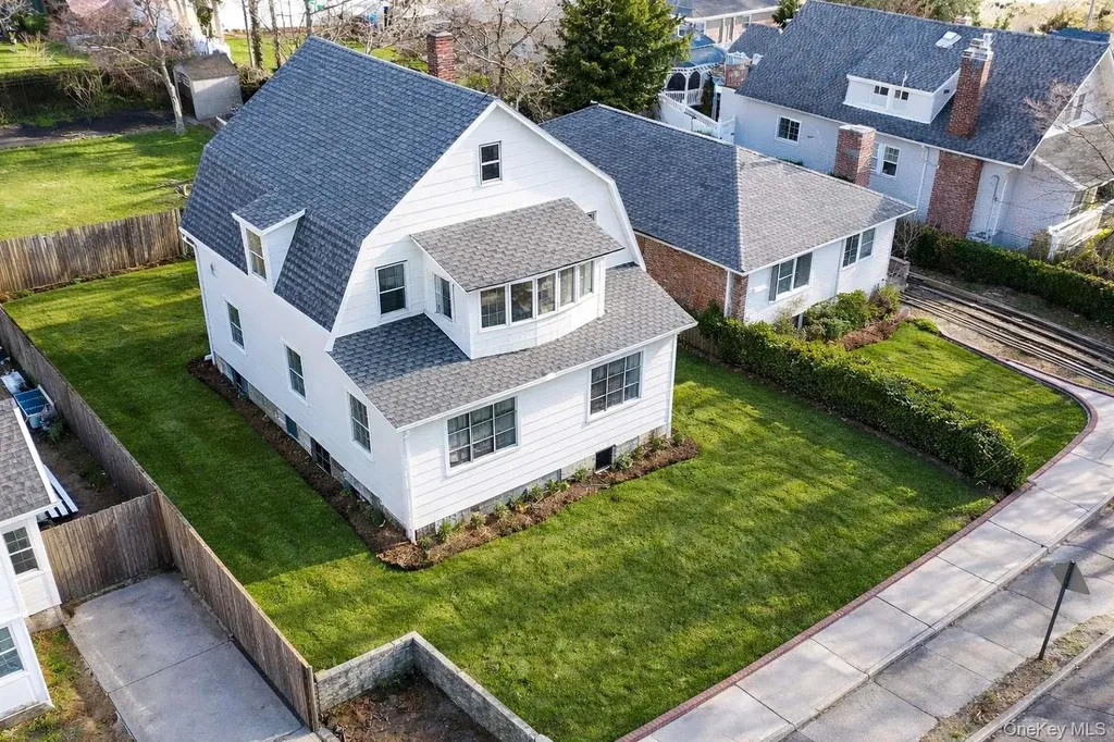 21820 36th Avenue Bayside NY 11361