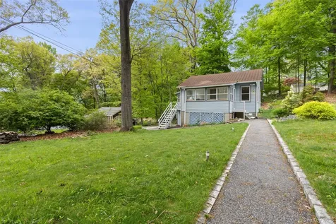 1670 Mogul Drive Mohegan Lake NY 10547