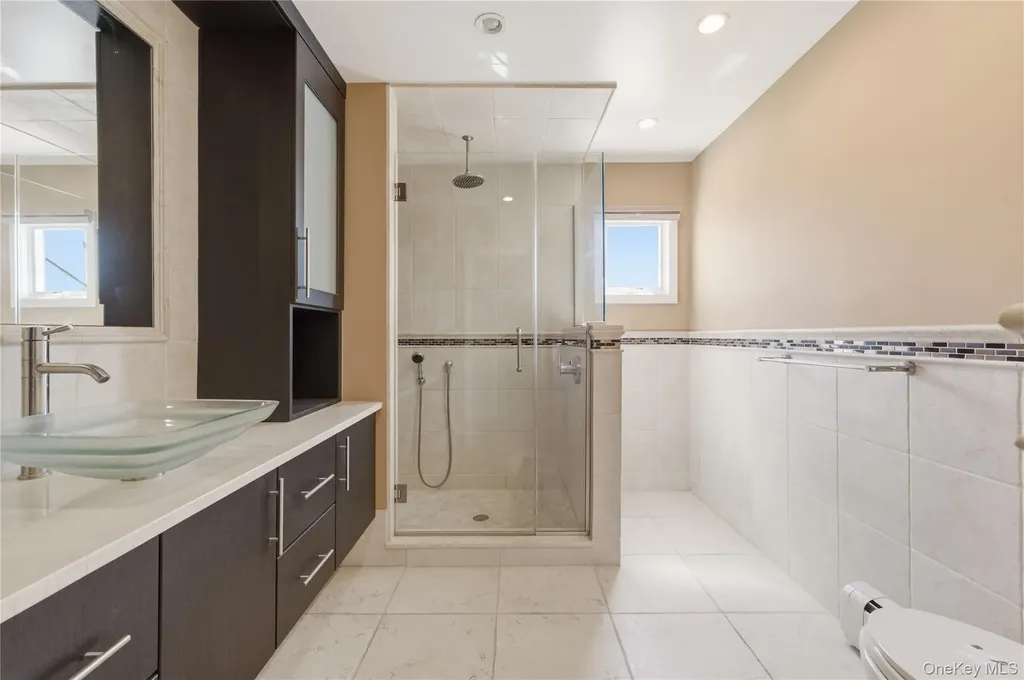 3935 Sally Lane Oceanside NY 11572