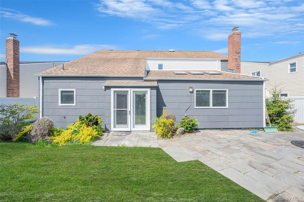 3935 Sally Lane Oceanside NY 11572
