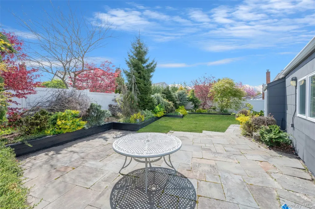 3935 Sally Lane Oceanside NY 11572
