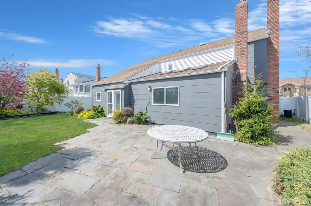3935 Sally Lane Oceanside NY 11572