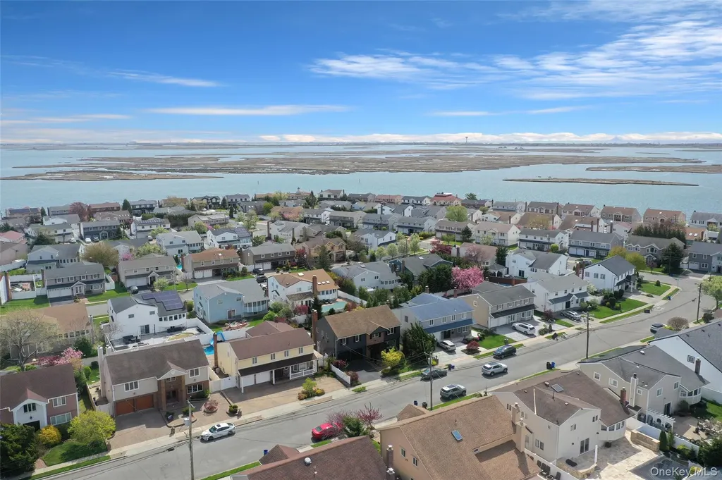 3935 Sally Lane Oceanside NY 11572