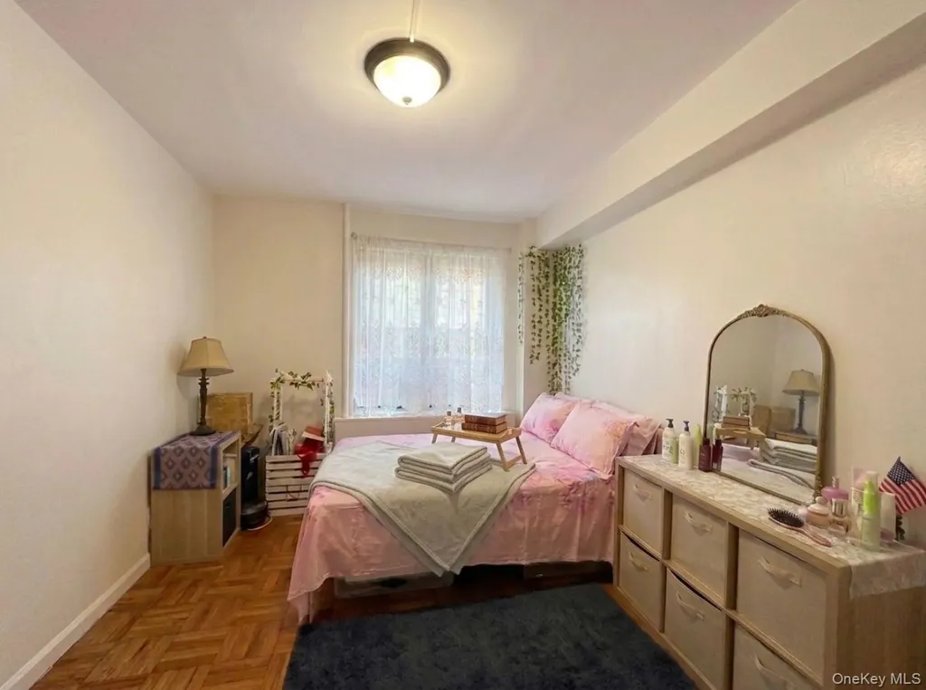 1604 Metropolitan Avenue Bronx NY 10462
