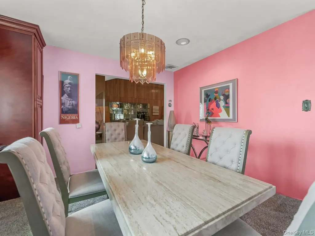 14 Greentree Circle Westbury NY 11590