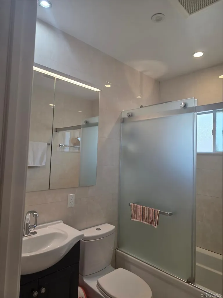 15031 17th Road Whitestone NY 11357