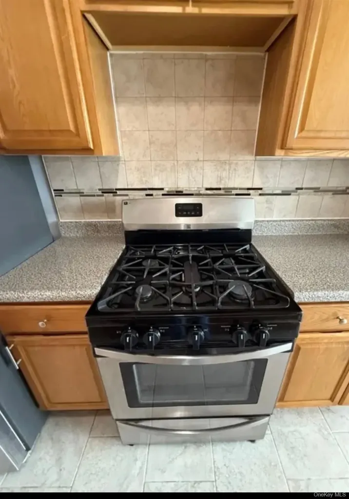 3938 Amundson Avenue Bronx NY 10466