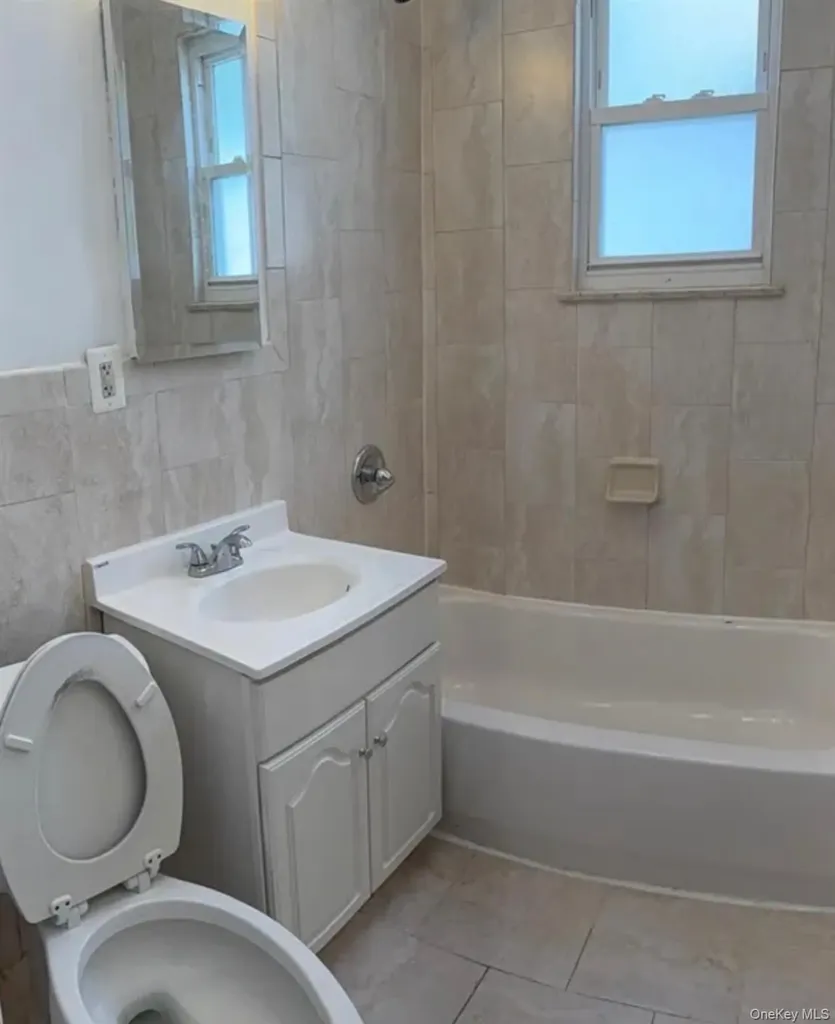 3938 Amundson Avenue Bronx NY 10466