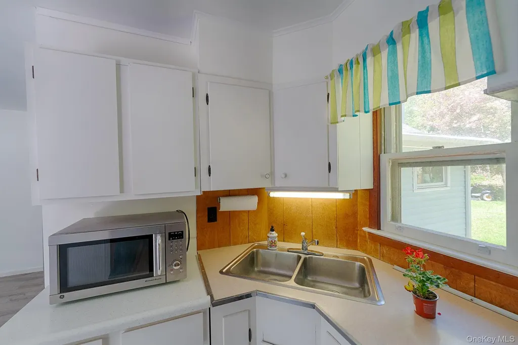 21 Van Dam Road Hyde Park NY 12538