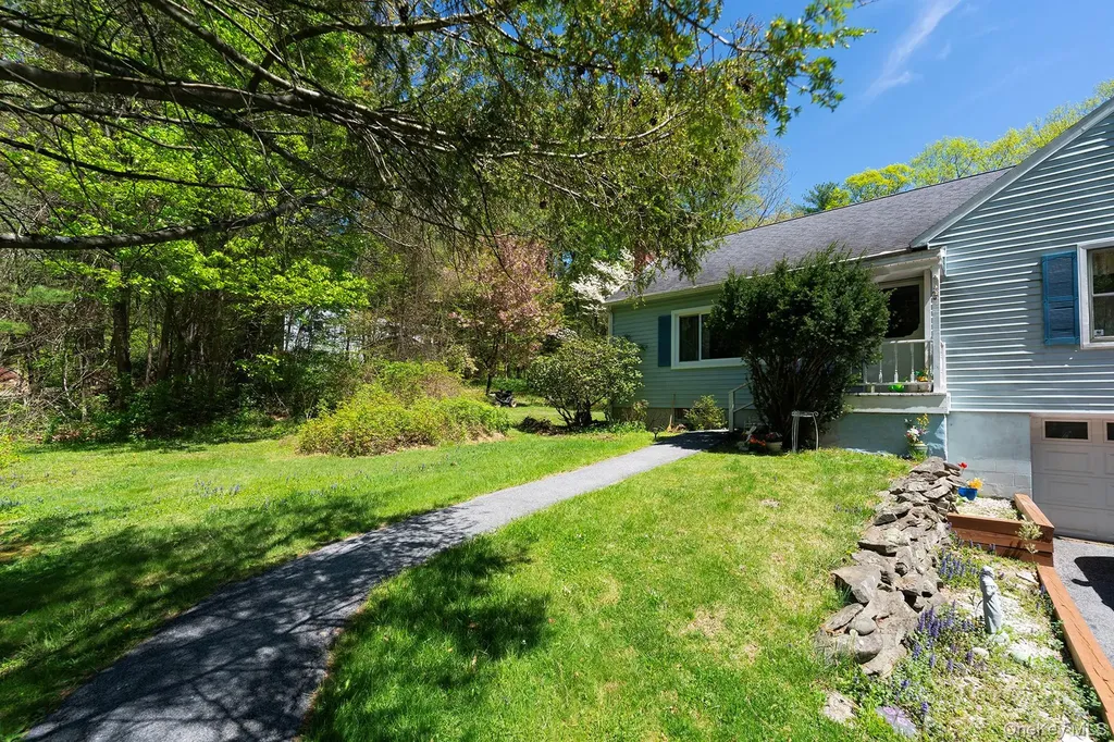 21 Van Dam Road Hyde Park NY 12538