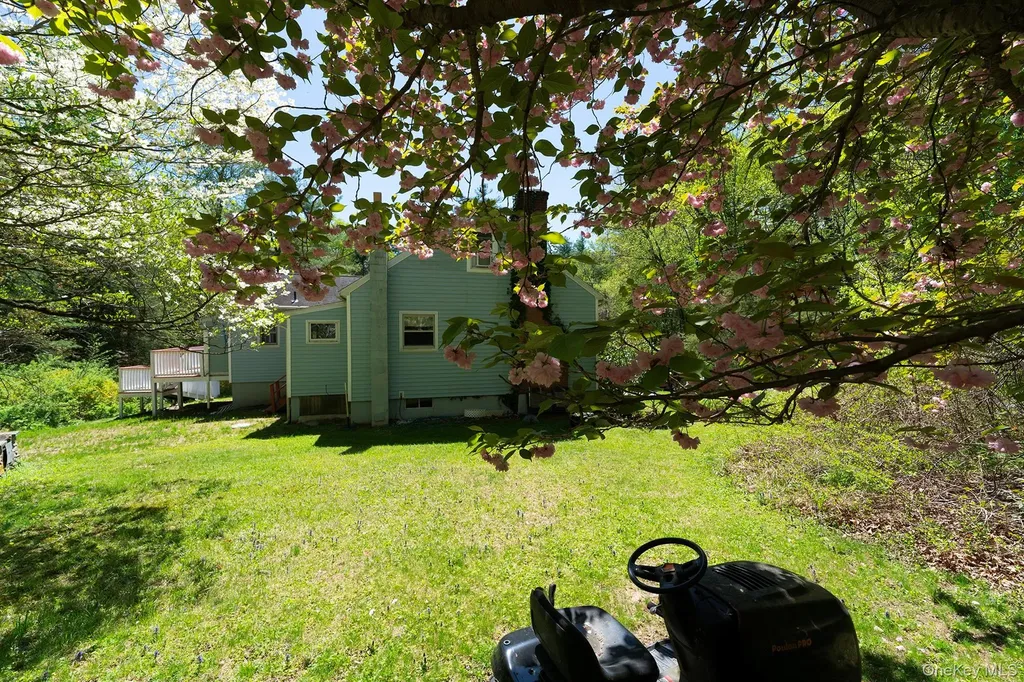 21 Van Dam Road Hyde Park NY 12538