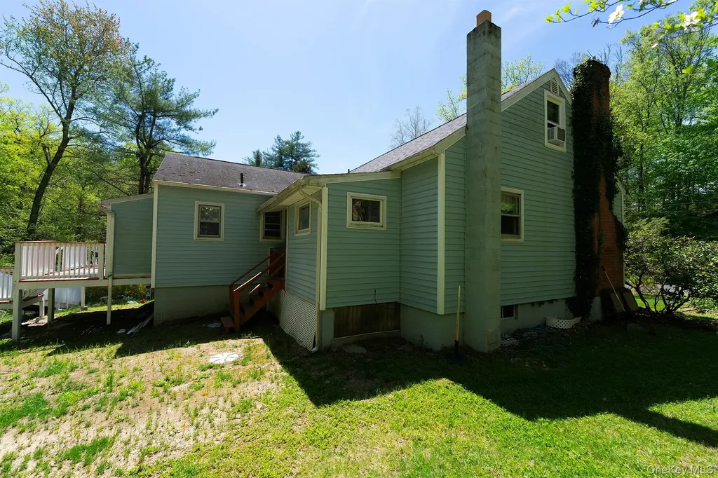 21 Van Dam Road Hyde Park NY 12538