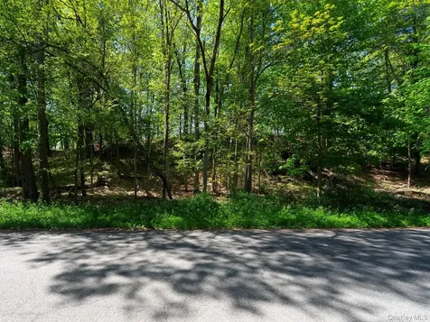 21 Van Dam Road Hyde Park NY 12538