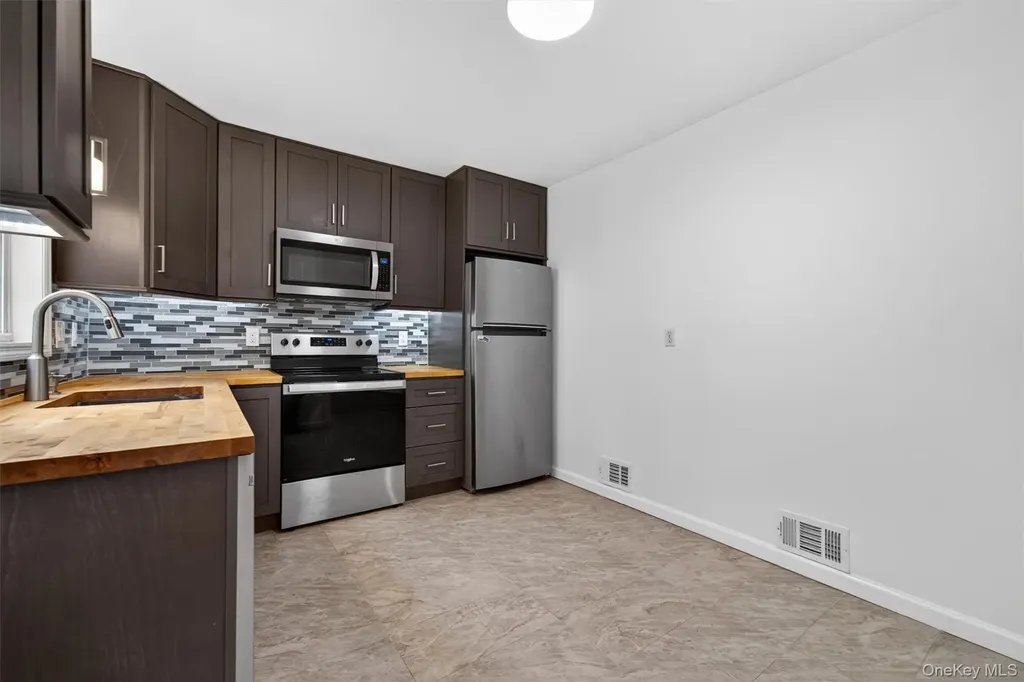 21 Lakeview Drive Monroe NY 10950