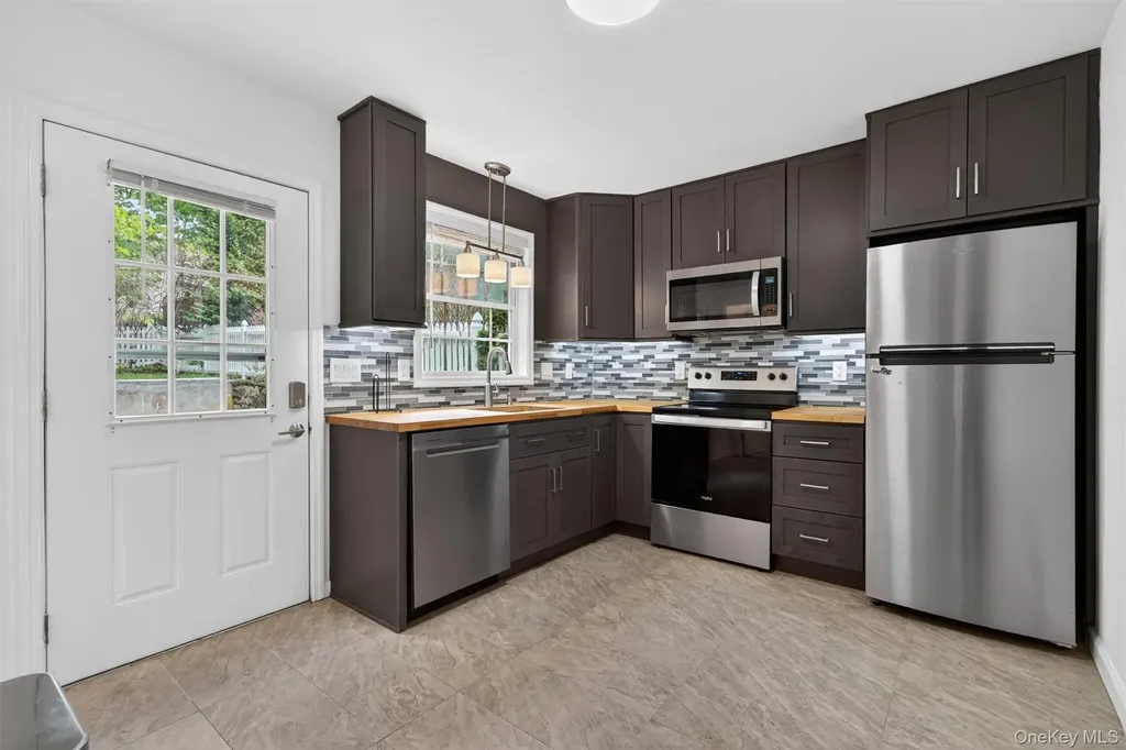 21 Lakeview Drive Monroe NY 10950
