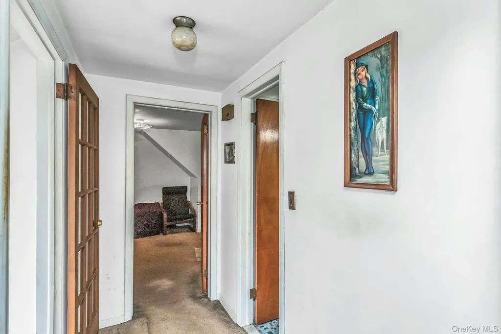 325 N Service Road Roslyn Heights NY 11577