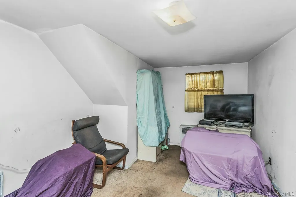 325 N Service Road Roslyn Heights NY 11577