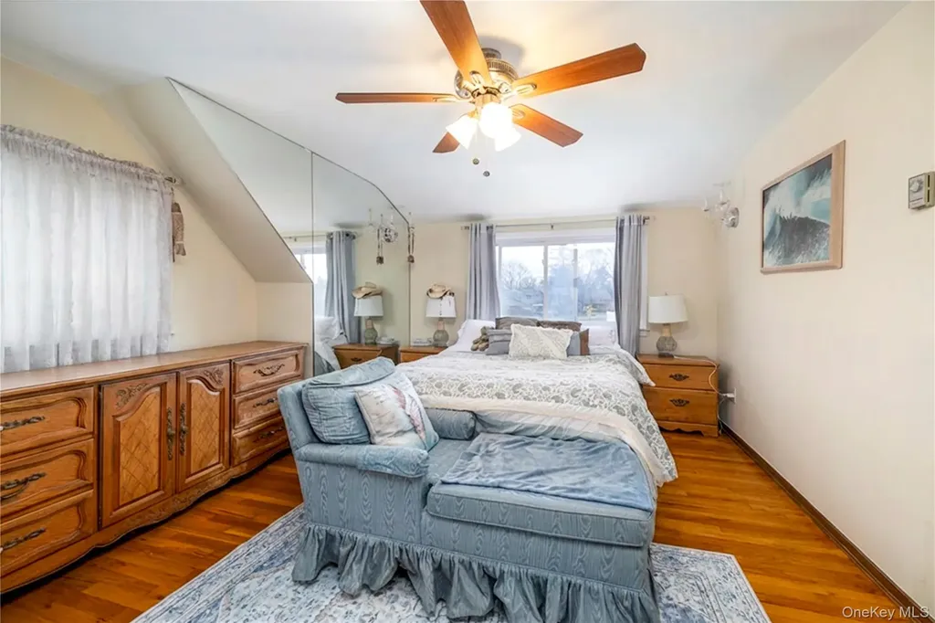 12 Link Lane Hicksville NY 11801