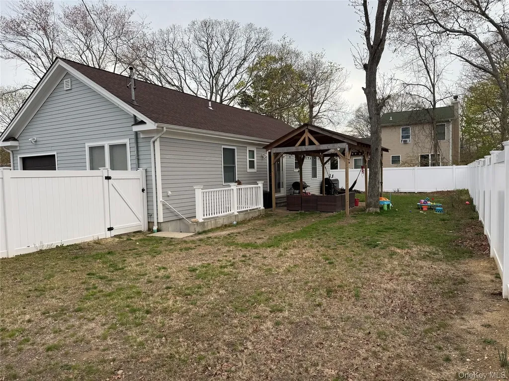 136 Magnolia Drive Mastic Beach NY 11951