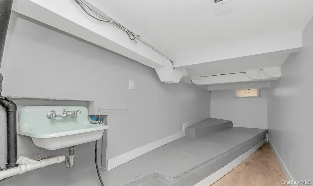 53 Travers Avenue Yonkers NY 10705