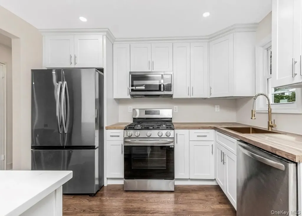 53 Travers Avenue Yonkers NY 10705