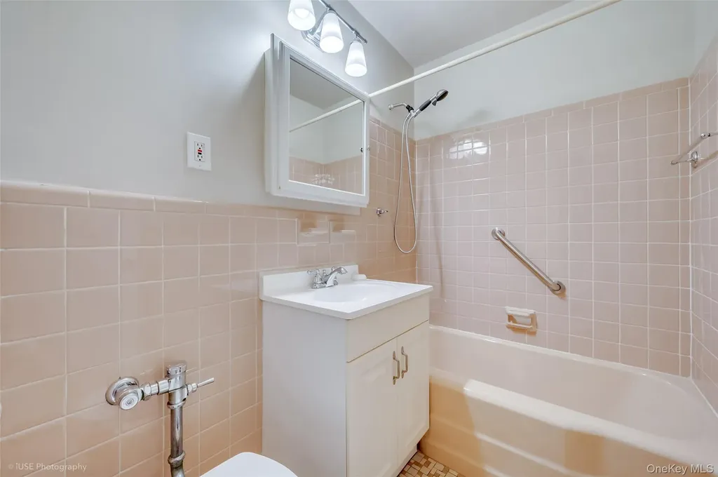 52-40 39th Drive Woodside NY 11377