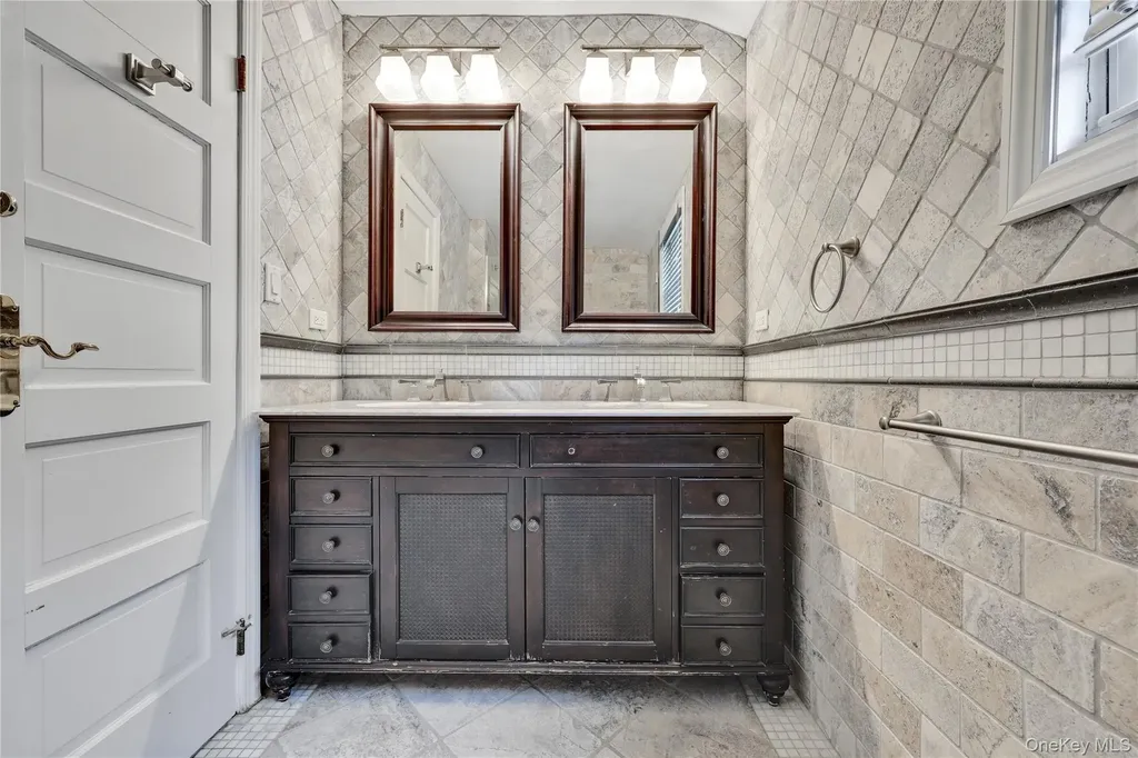105 Everit Avenue Hewlett NY 11557