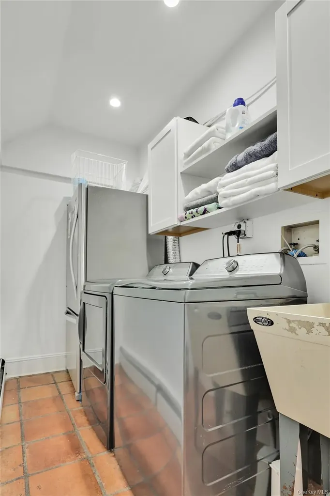105 Everit Avenue Hewlett NY 11557