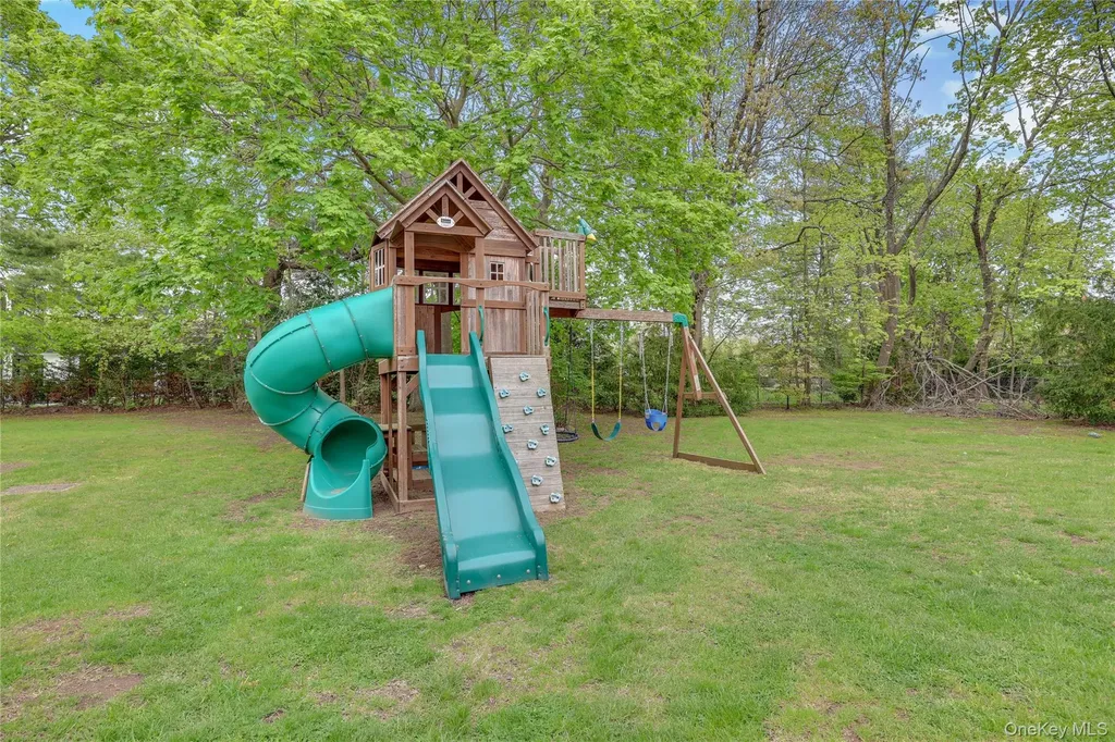 105 Everit Avenue Hewlett NY 11557