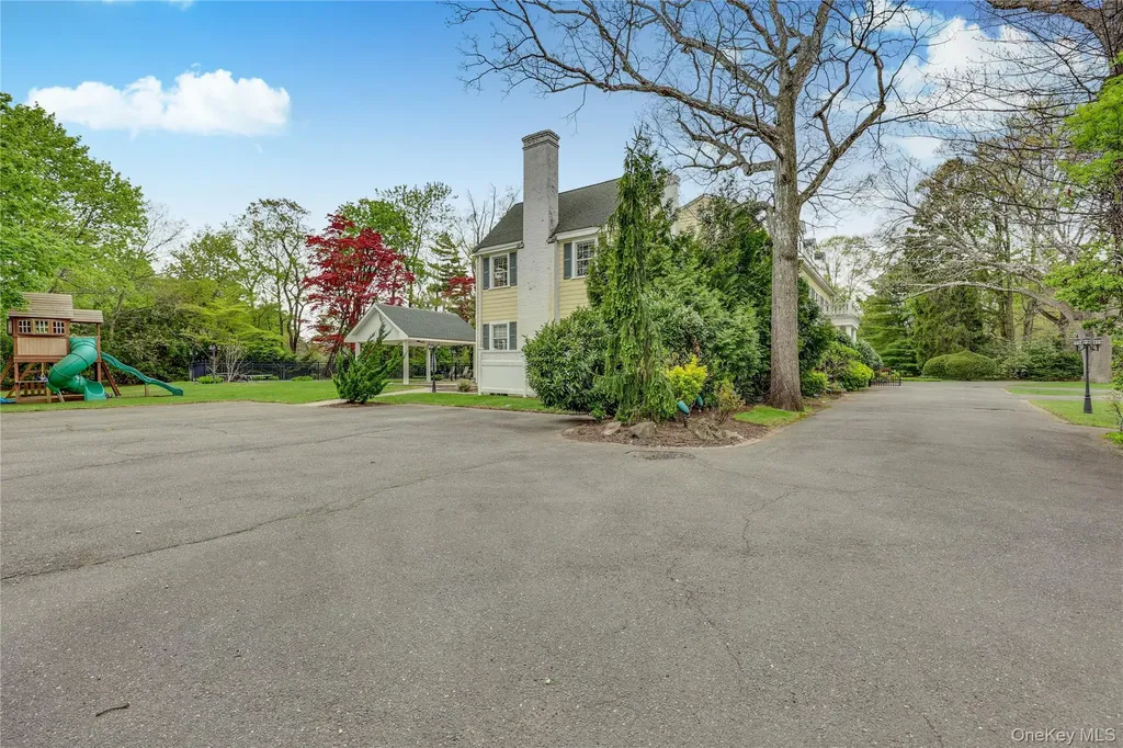 105 Everit Avenue Hewlett NY 11557