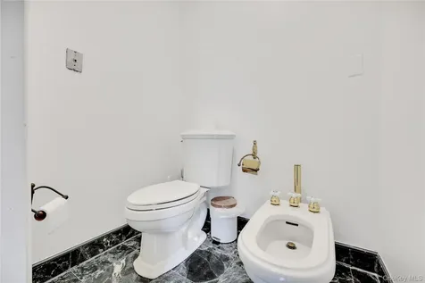 105 Everit Avenue Hewlett NY 11557