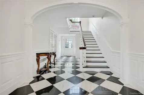 105 Everit Avenue Hewlett NY 11557