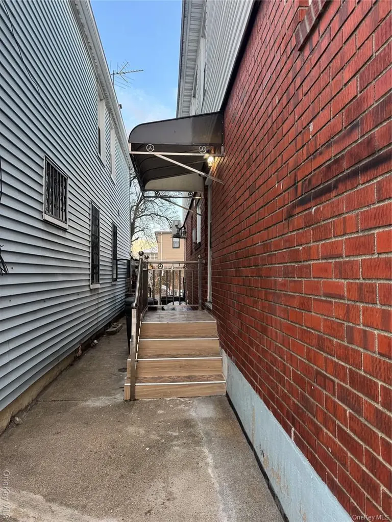 17128 103rd Road Jamaica NY 11433