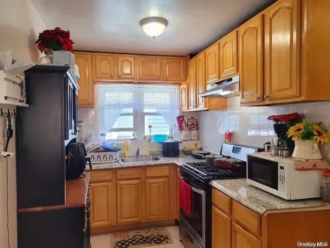 17128 103rd Road Jamaica NY 11433