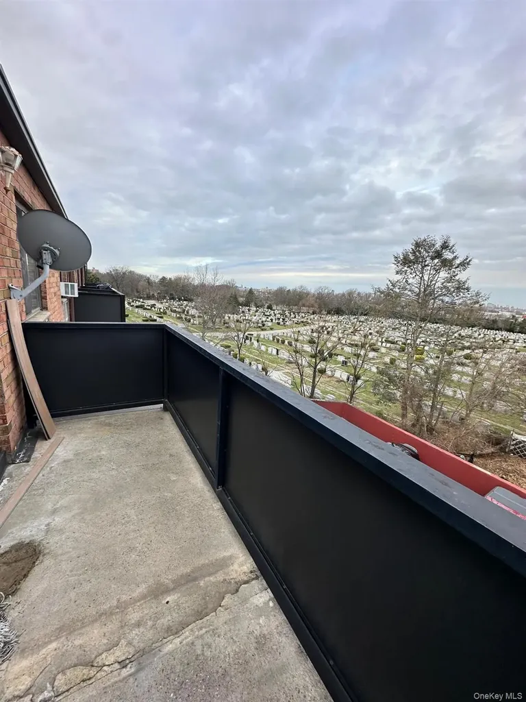 5611 Clover Place Ridgewood NY 11385