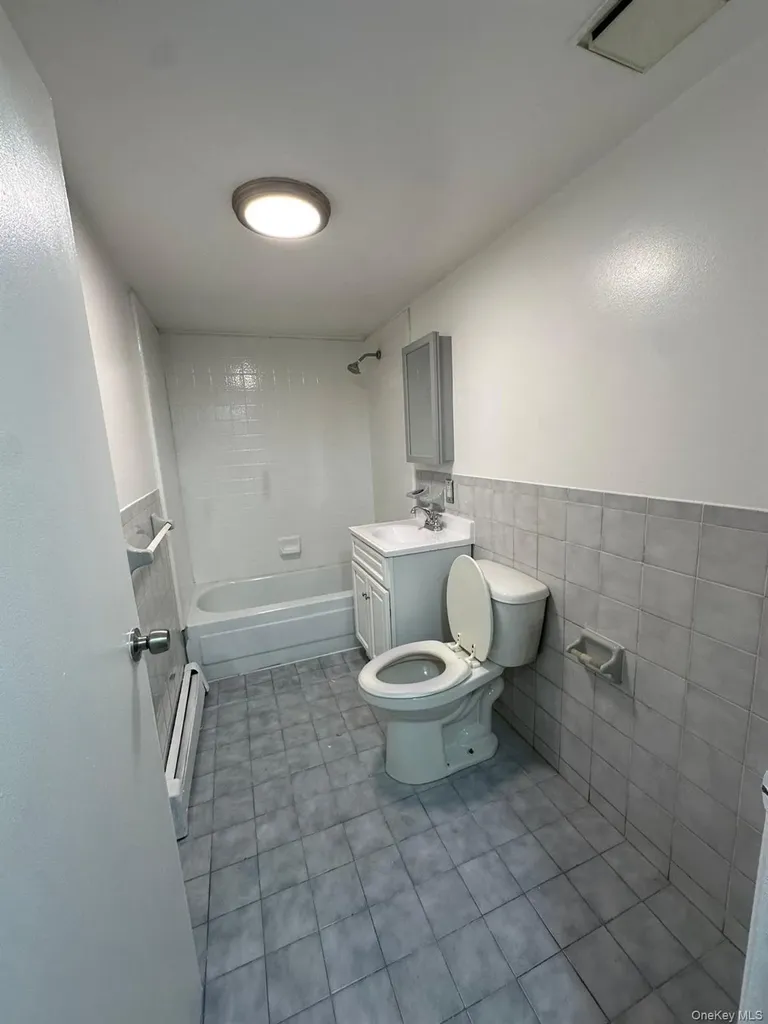 5611 Clover Place Ridgewood NY 11385