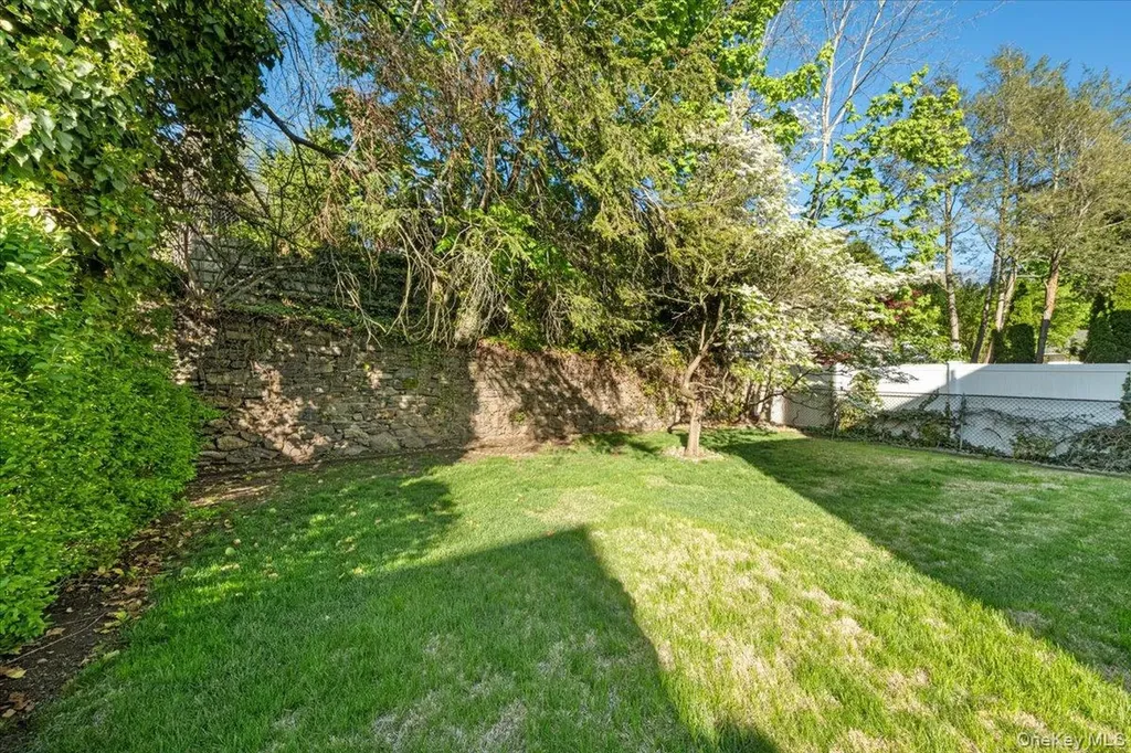 19 Wright Place Scarsdale NY 10583