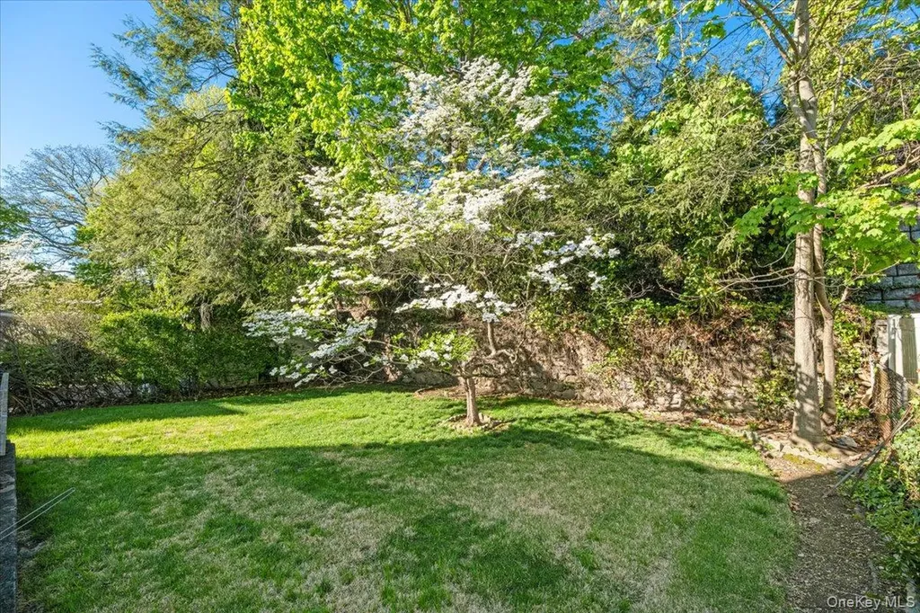 19 Wright Place Scarsdale NY 10583