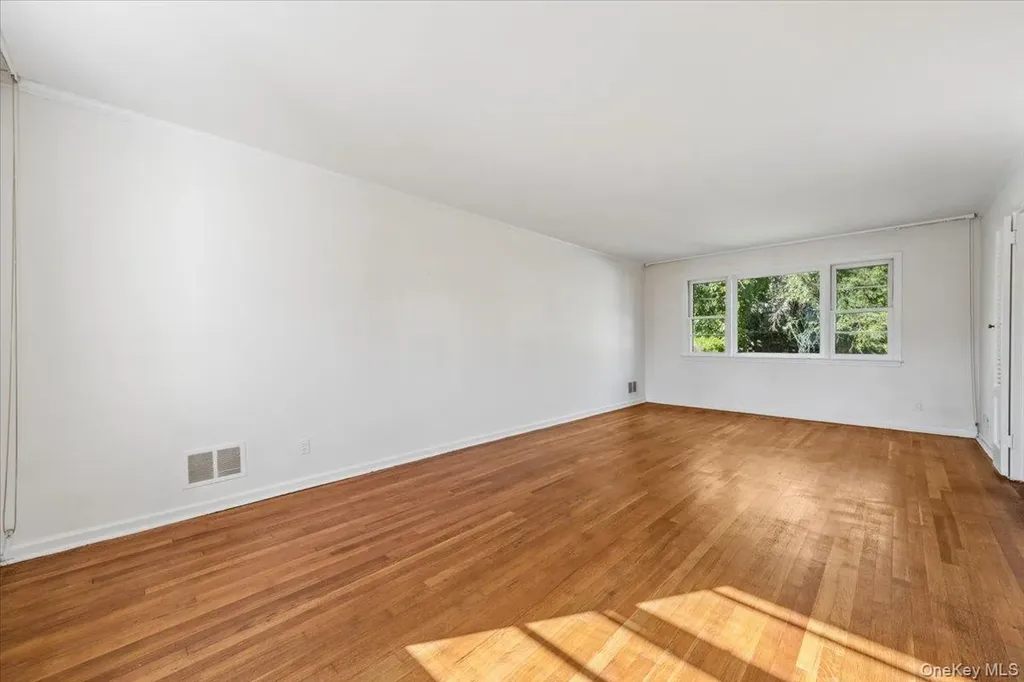 19 Wright Place Scarsdale NY 10583