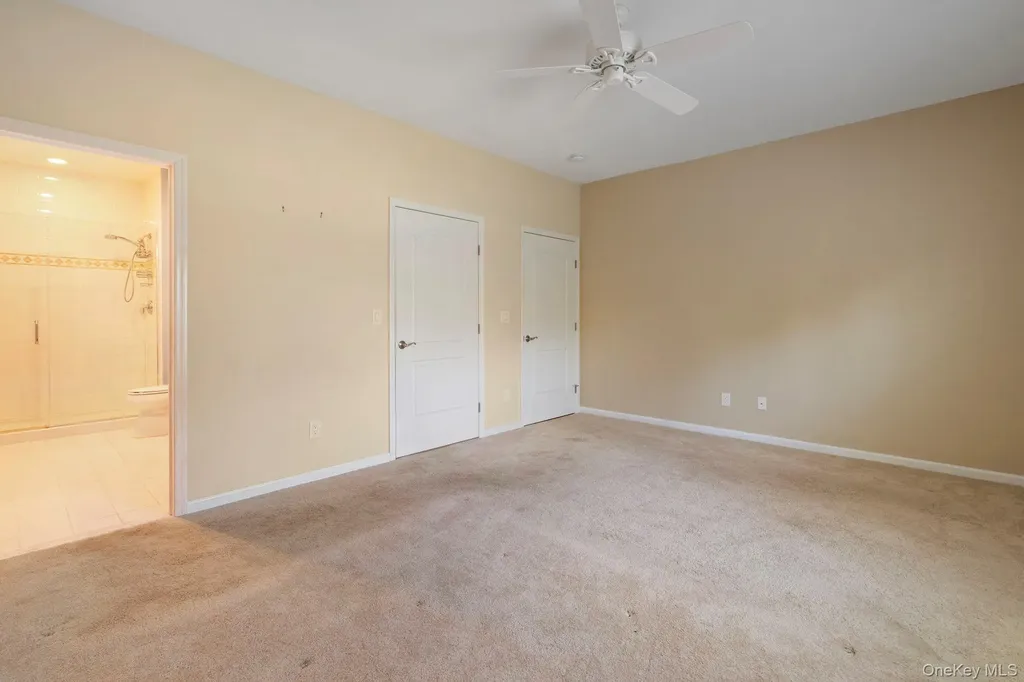 156 Stoneleigh Drive Riverhead NY 11901