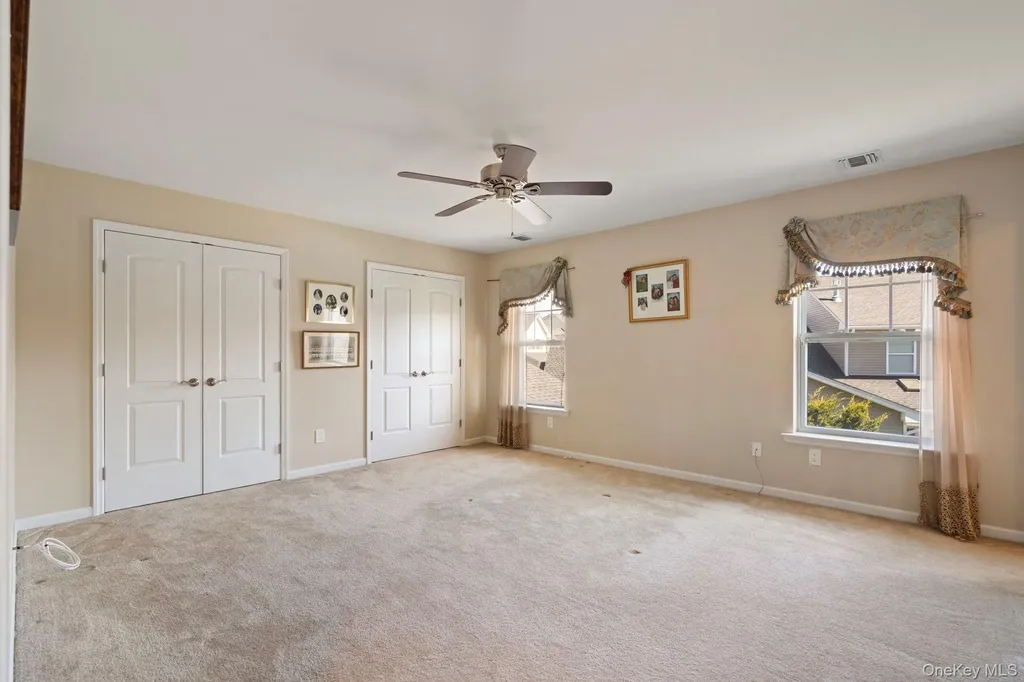 156 Stoneleigh Drive Riverhead NY 11901