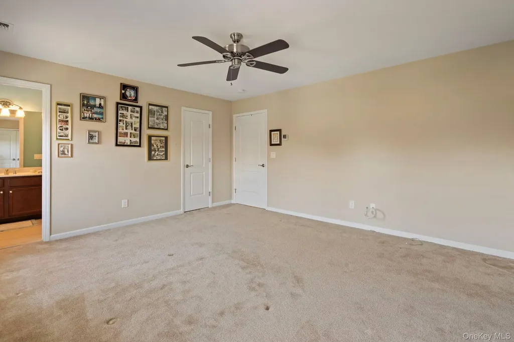 156 Stoneleigh Drive Riverhead NY 11901