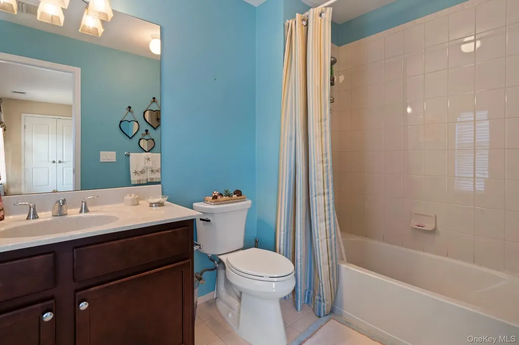 156 Stoneleigh Drive Riverhead NY 11901
