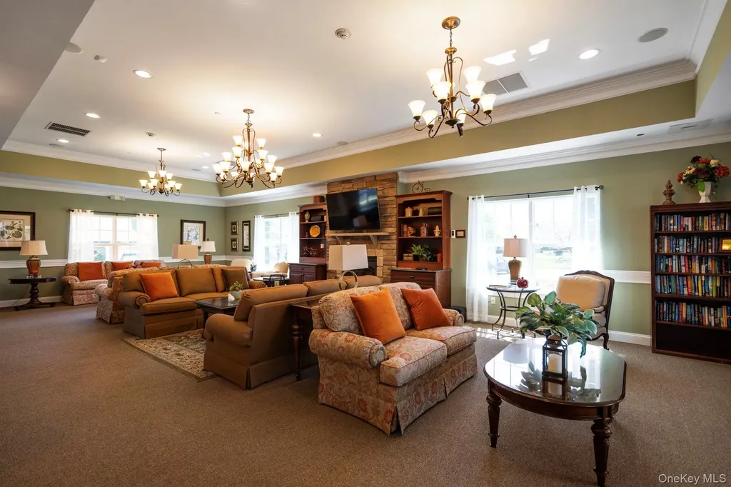 156 Stoneleigh Drive Riverhead NY 11901