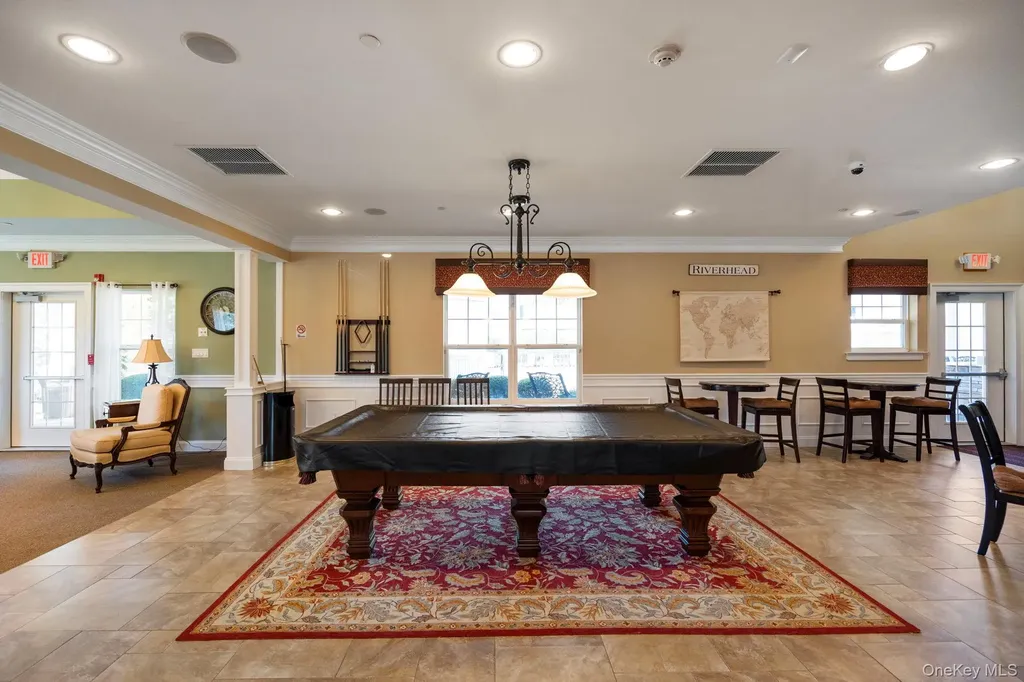 156 Stoneleigh Drive Riverhead NY 11901