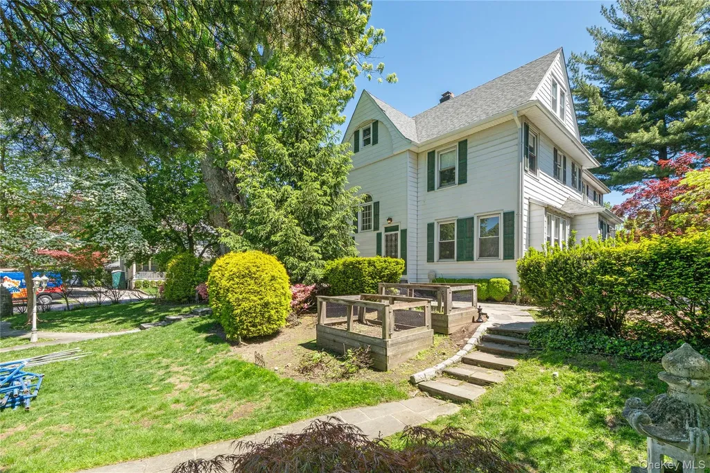 8 Hobart Street Bronxville NY 10708