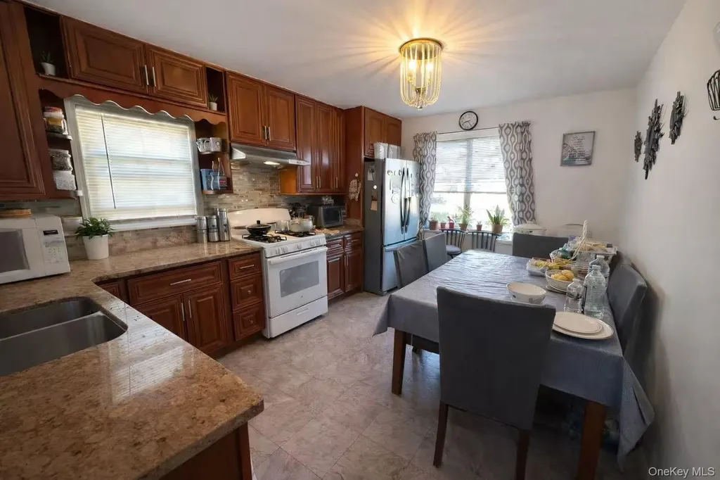 5032 Utopia Parkway Fresh Meadows NY 11365
