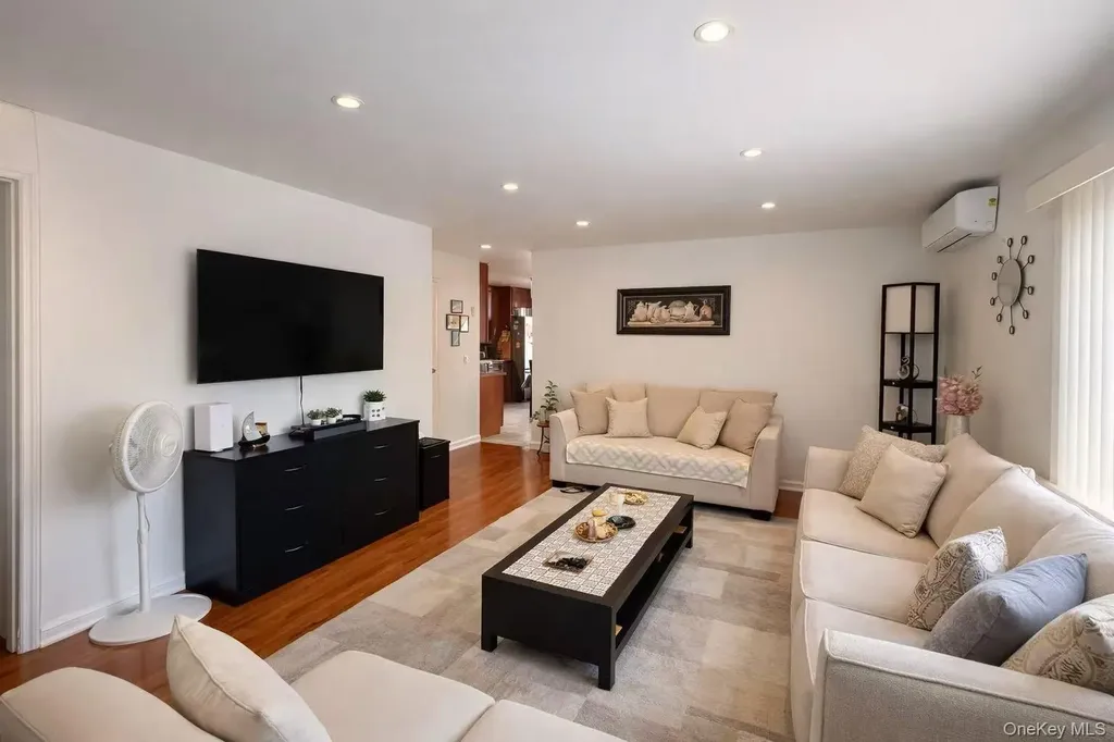 5032 Utopia Parkway Fresh Meadows NY 11365