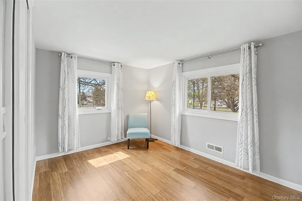 8 Central Park Road Plainview NY 11803
